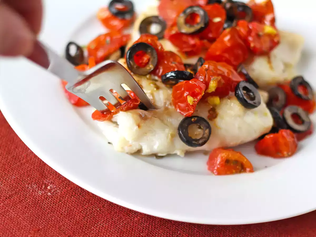 Bacalhau fresco na Air Fryer com tomate cereja, azeitonas e limão: receita leve e rápida - foto 5