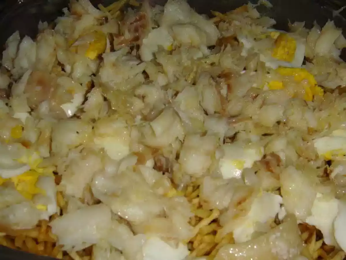 Bacalhau Gratinado com Batata Palha e Crocante de Broa de Milho Aromatizada - foto 5