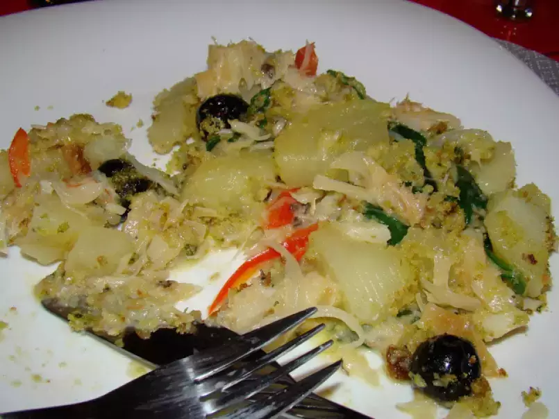 Bacalhau no Forno com Espinafres, Batatas e Crosta de Broa com Salsa - foto 9