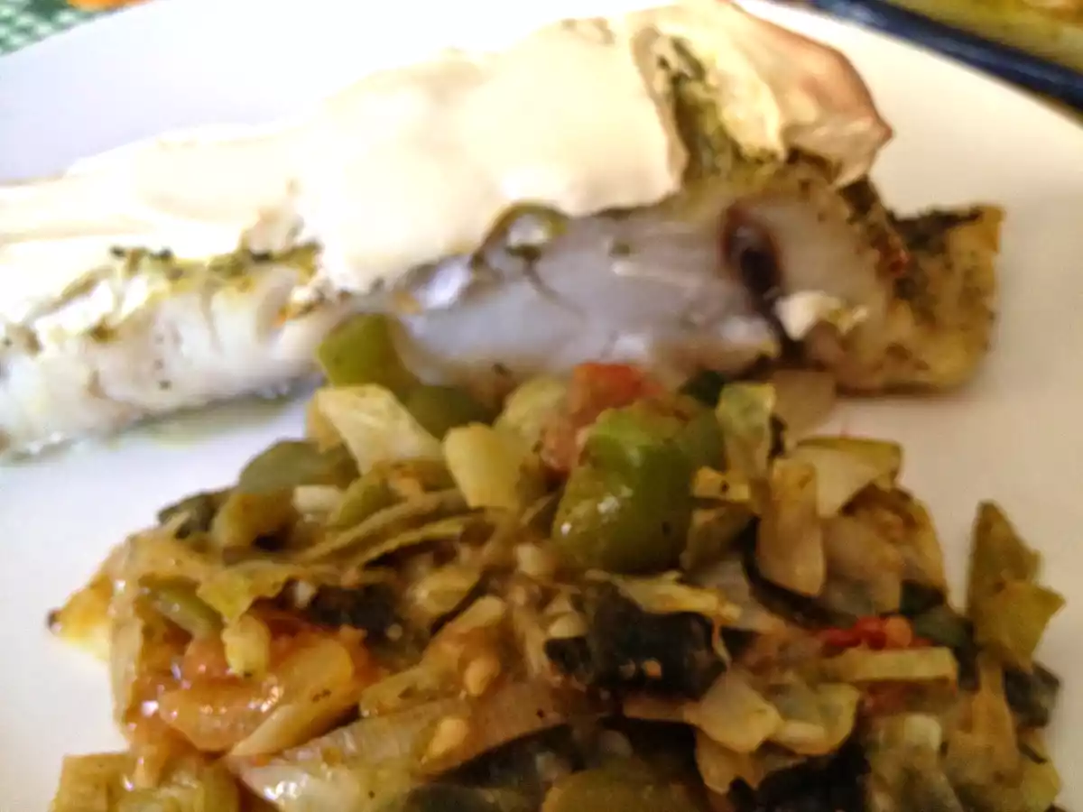 Bacalhau no forno com maionesse com legumes salteados - foto 4