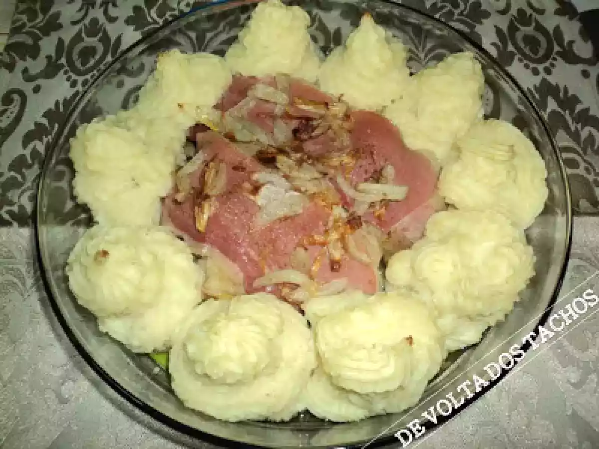 BACALHAU NO FORNO COM PRESUNTO