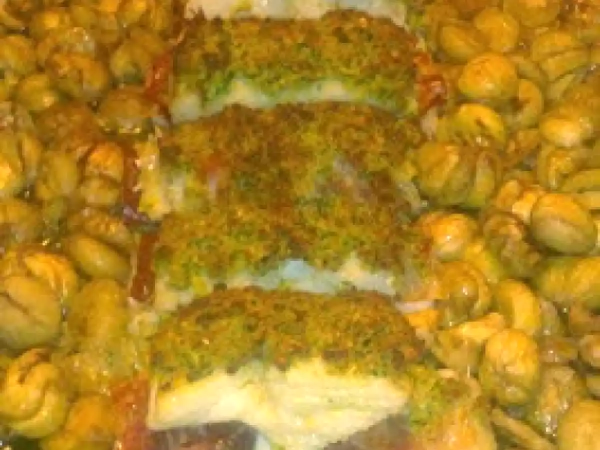 Bacalhau recheado com presunto em crosta de broa