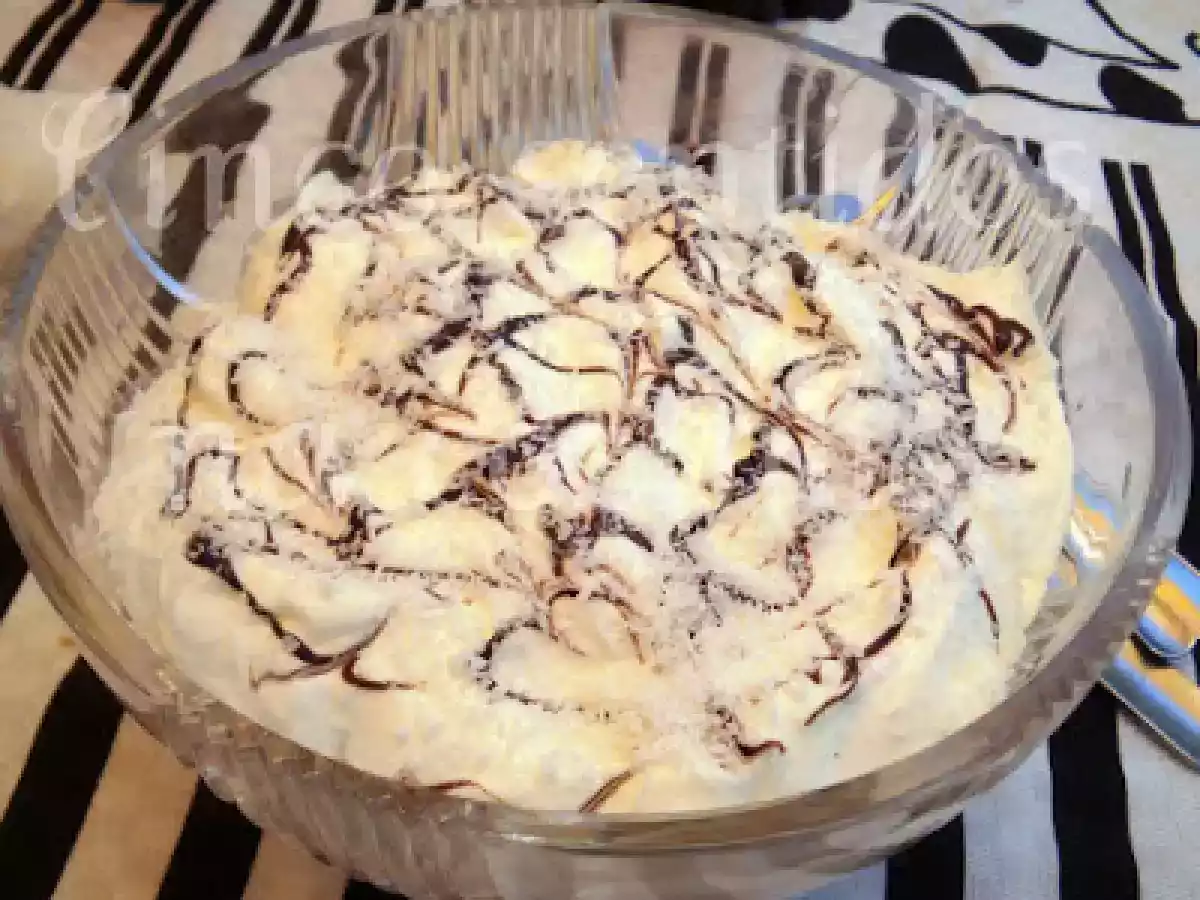 Banana flambeada com côco em neve de nata e chocolate- Concurso Luisa Alexandra e Claudia