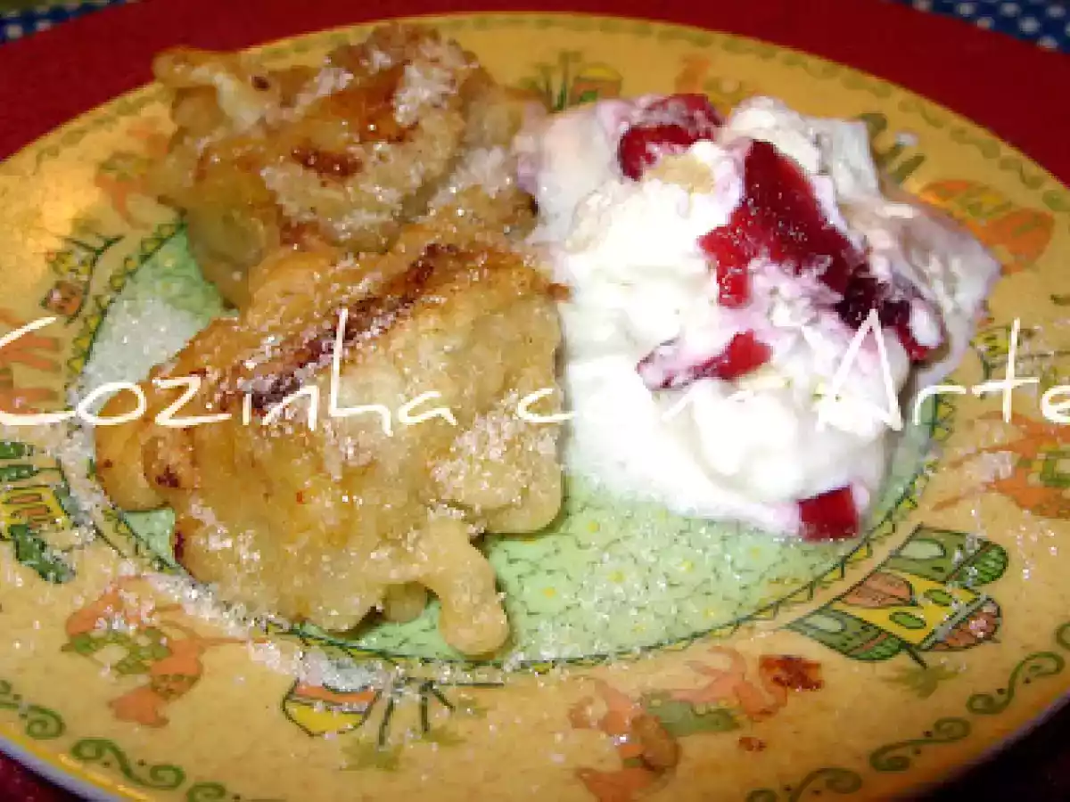Banana frita com gelado