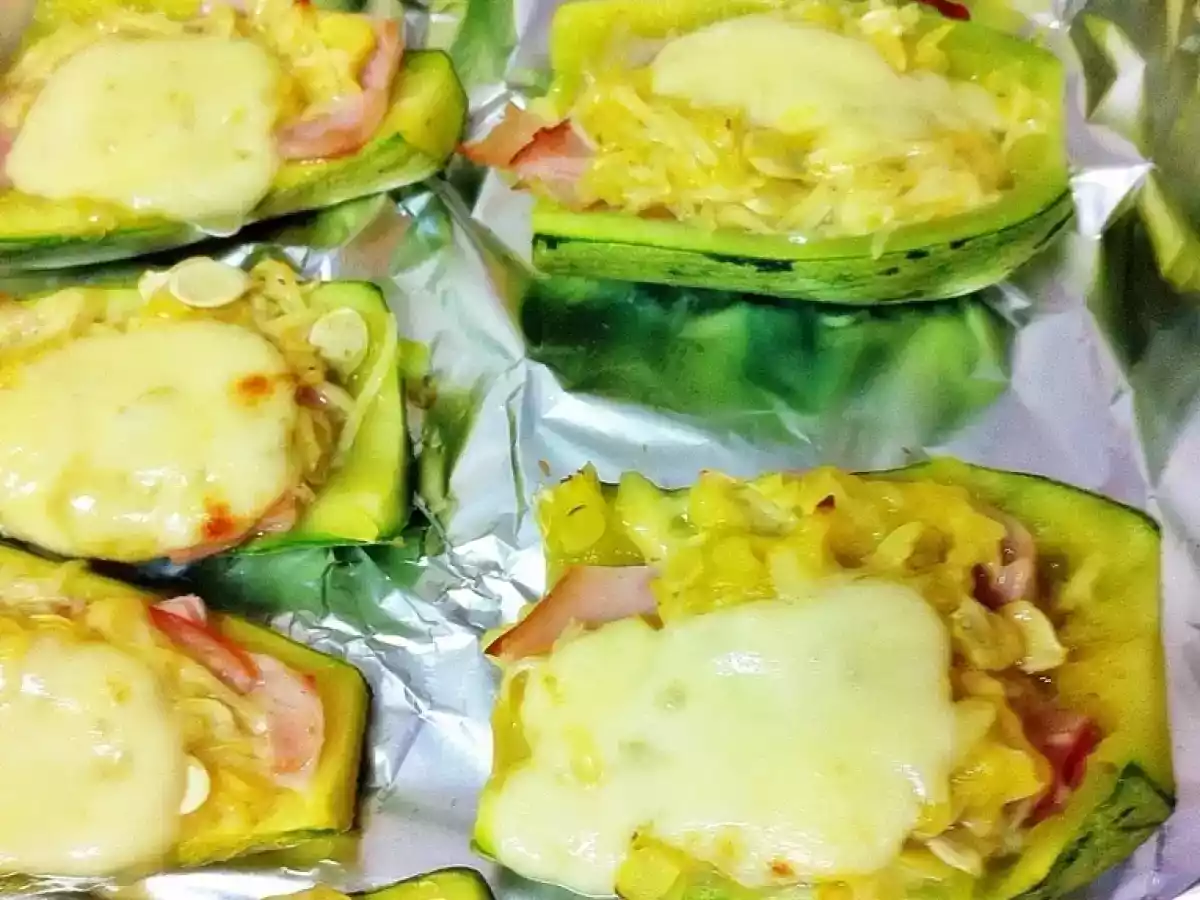 Barquinhas de Abobrinha com Peito de Peru