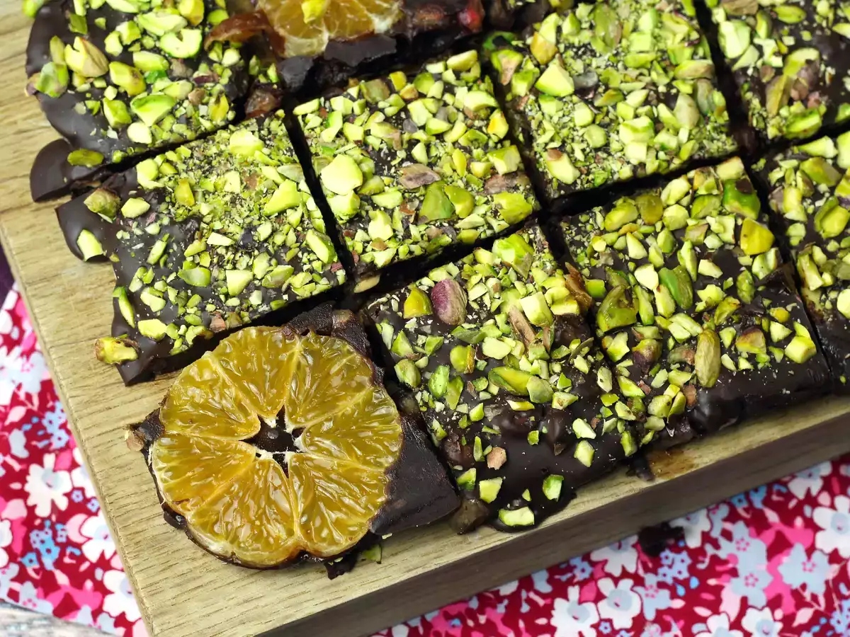 Barra de chocolate com pistache e tangerina: o doce que encanta à primeira mordida - foto 4