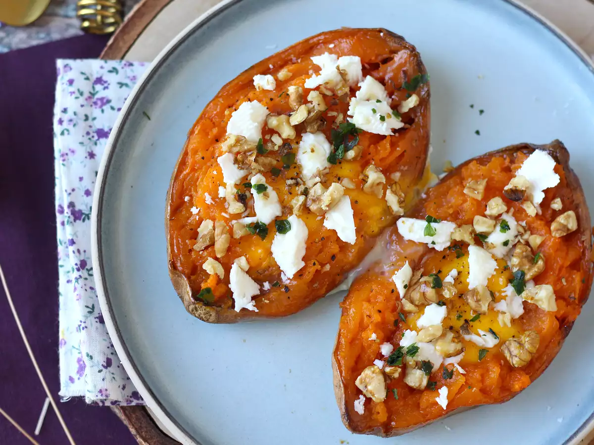 Batata doce assada com ovo, feta, mel e nozes - foto 6
