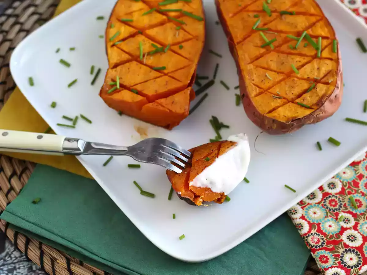 Batata doce assada no forno com molho iogurte Skyr - foto 4