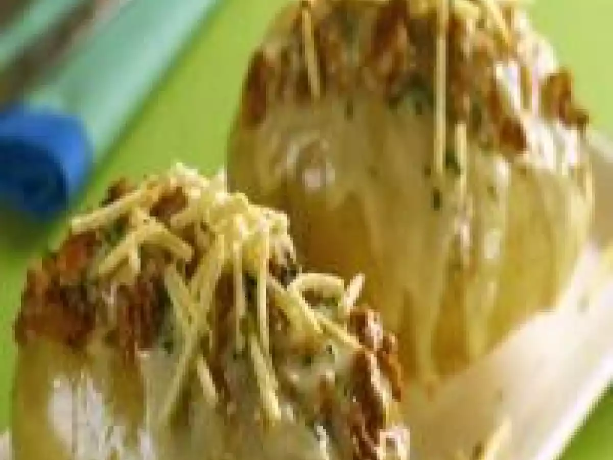 Batata recheada à bolonhesa
