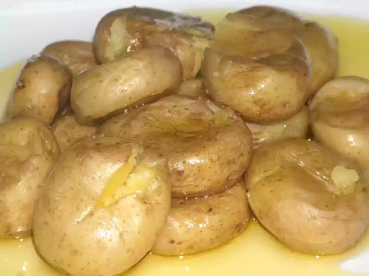 BATATAS ASSADAS A MURRO NO MICROONDAS