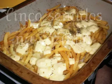 Batatas fritas no forno com queijo gratinado, foto 3