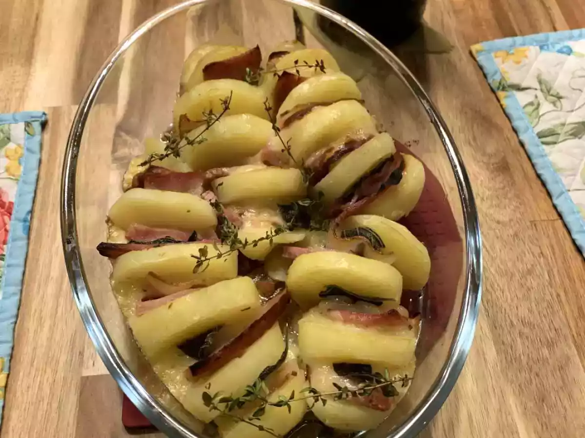 Batatas laminadas recheadas no forno