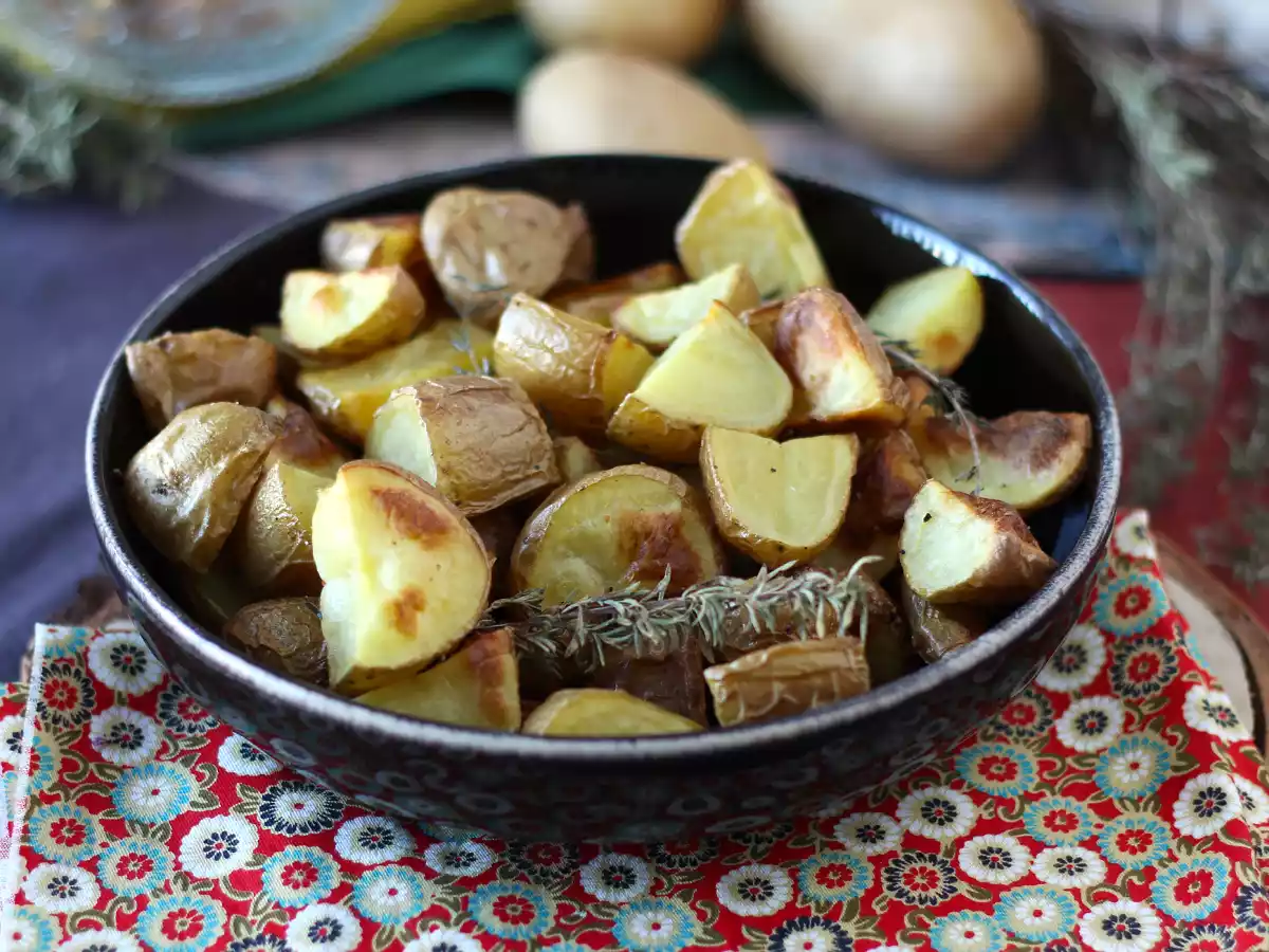 Batatas rústicas assadas no forno