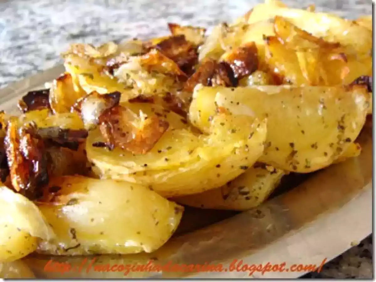 Batatas Temperadas e Assadas com Casca