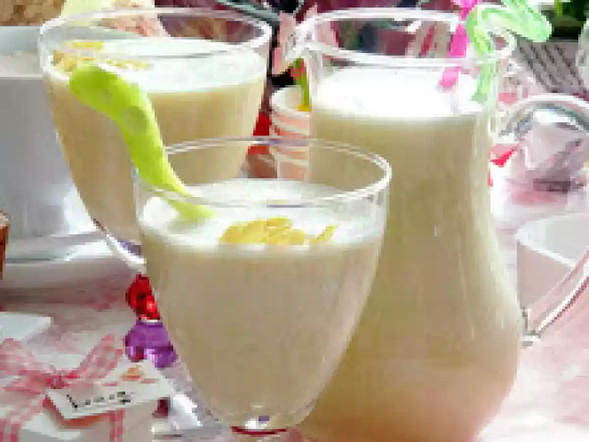 Batido de Banana com Pinhões