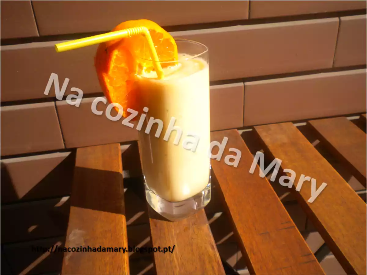 Batido de Banana e Laranja