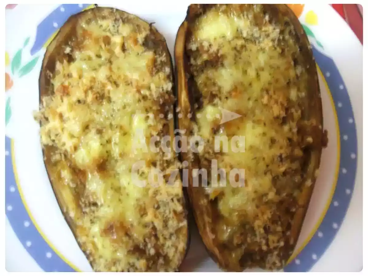 Beringelas recheadas com atum