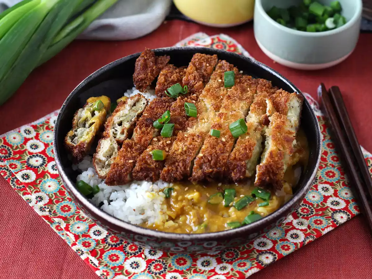 Berinjela empanada (beringela panada) com farinha panko, curry japonês no estilo katsu - foto 4
