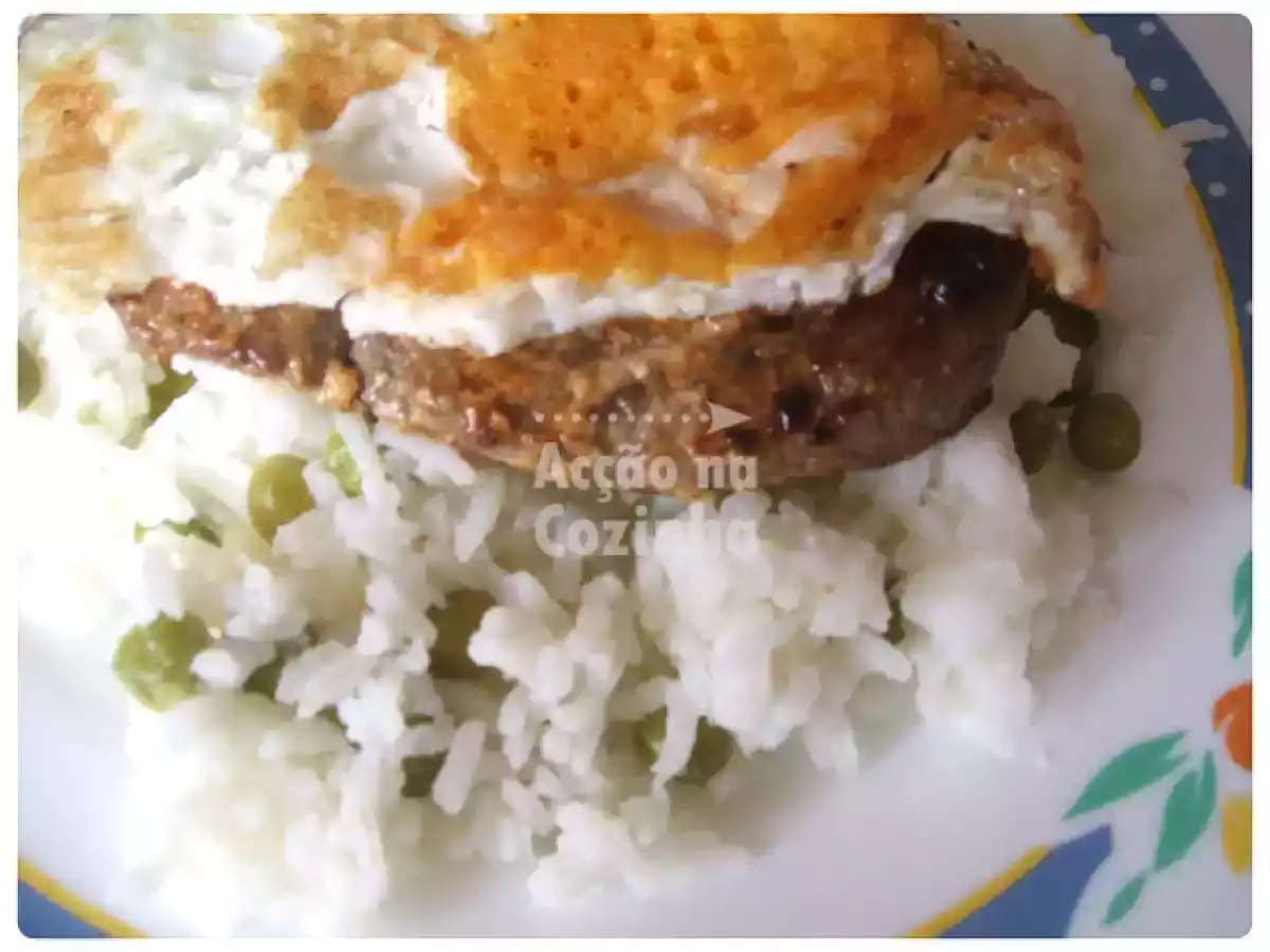 Bife a cavalo com arroz de ervilhas - foto 2