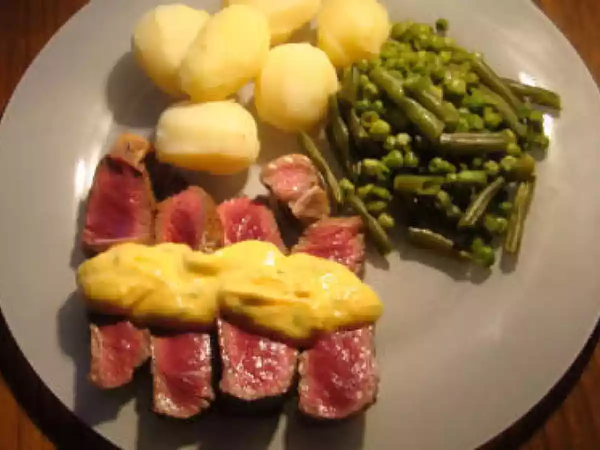 Bife com molho Bérnaise