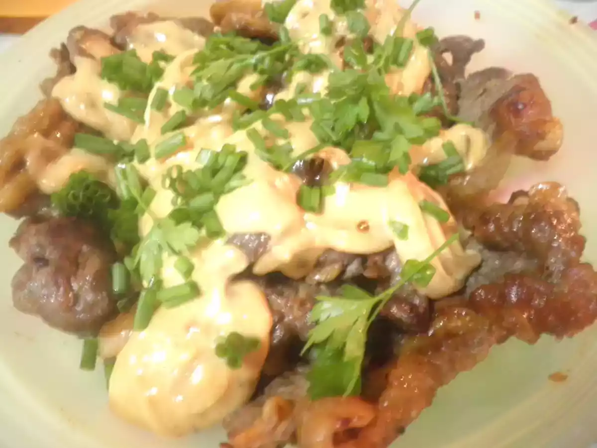 Bife com molho de maionese