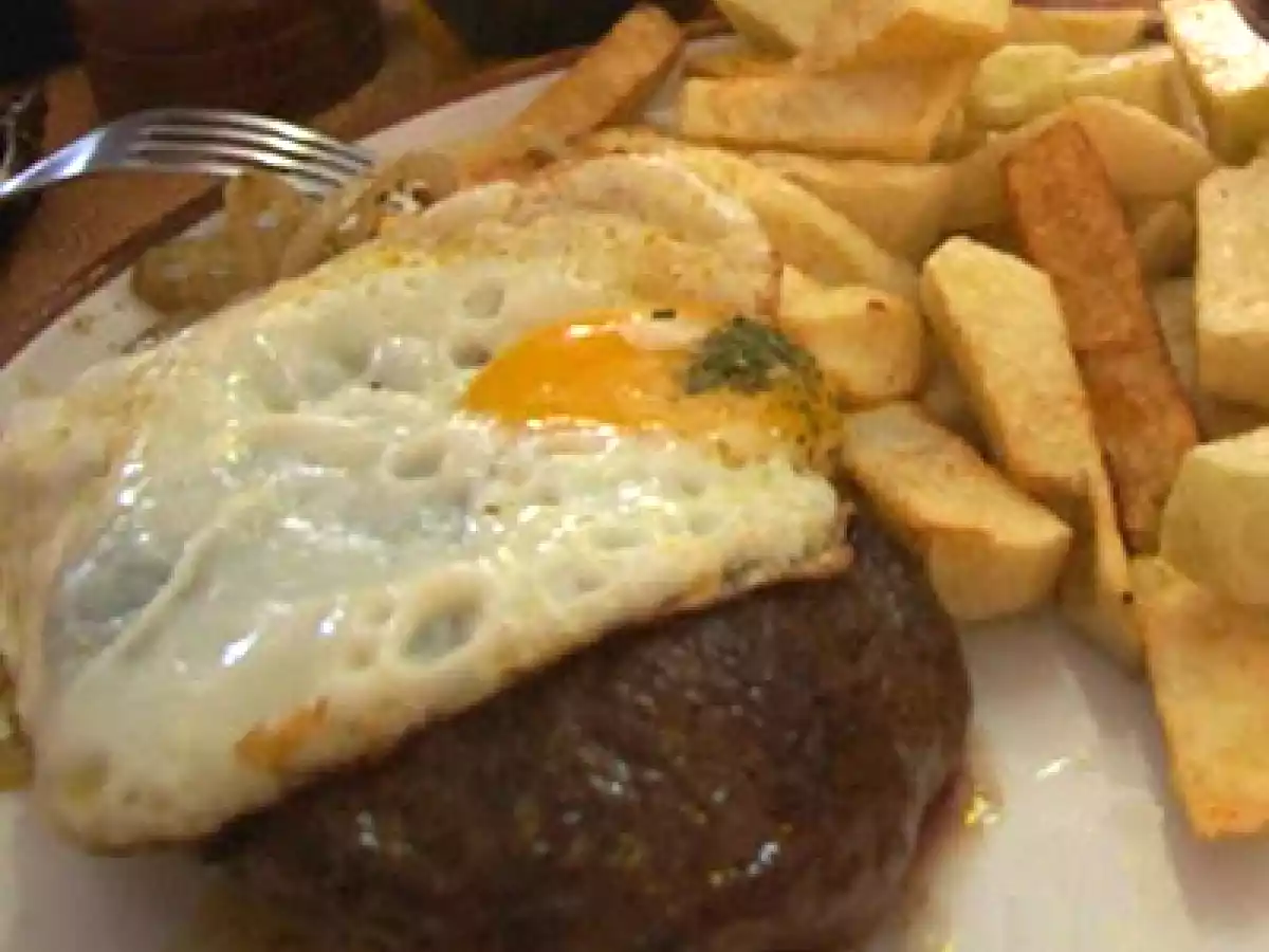 Bife com Ovo a Cavalo (Sem Mosquito na Garupa!)