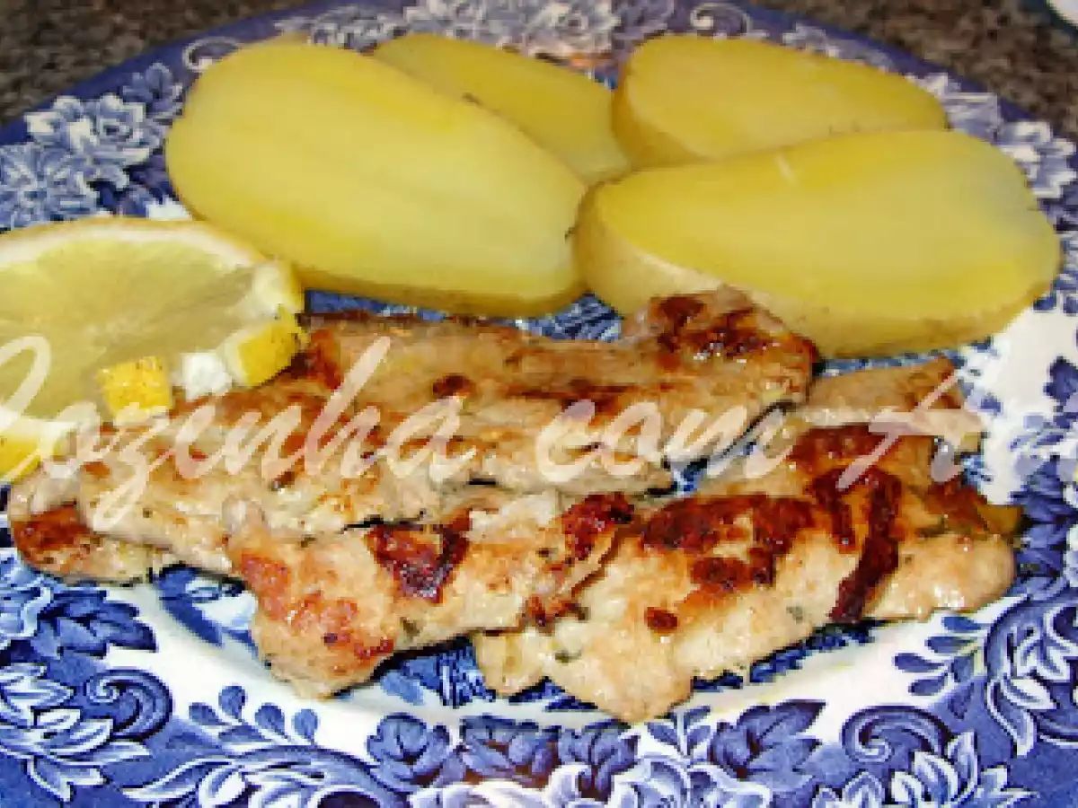 Bife de atum com gengibre e salsa
