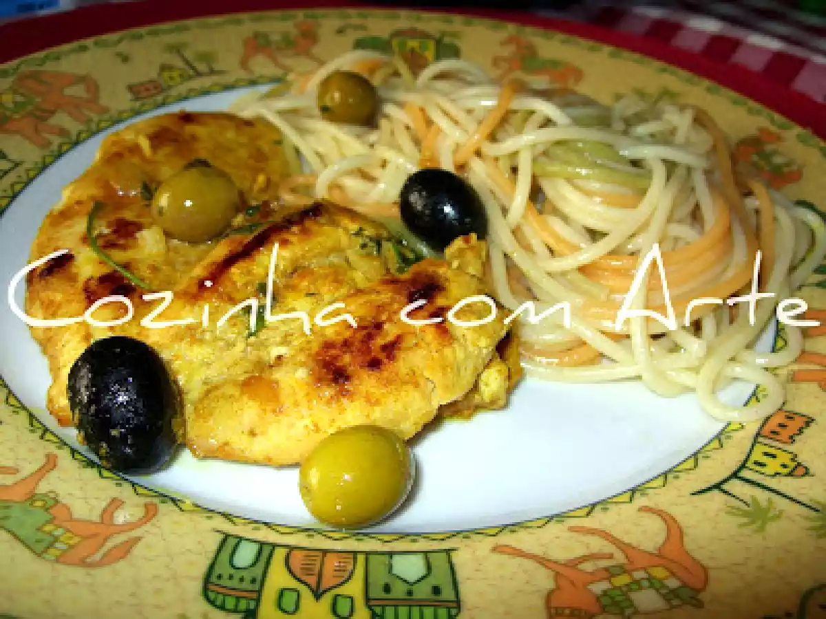 Bife de frango em açafrão aromatizado com coentros - foto 2
