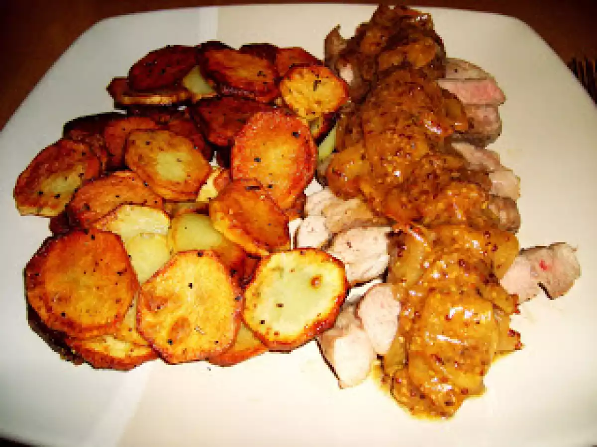 Bife de Porco com Maçã e Creme de Mostarda