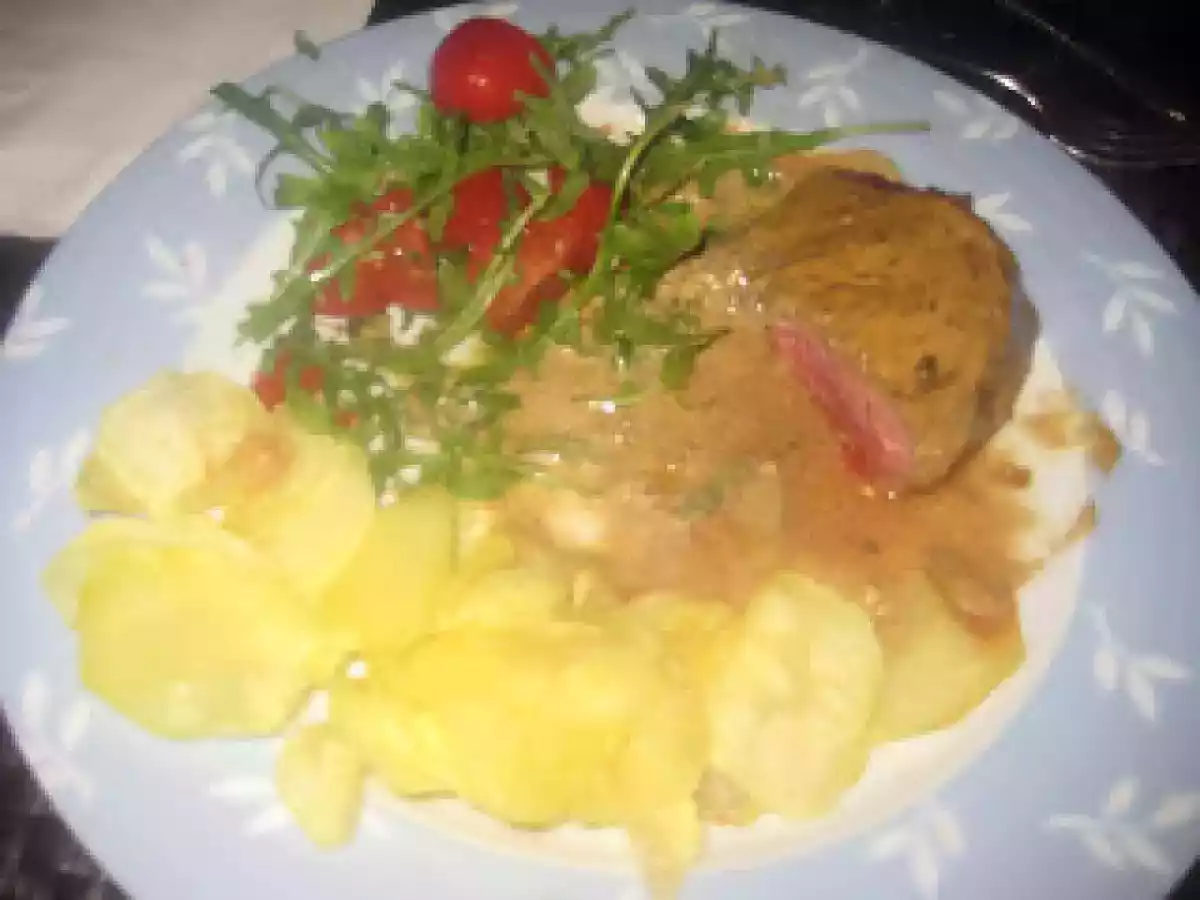 Bife do Lombo com molho à Café e papas fritas