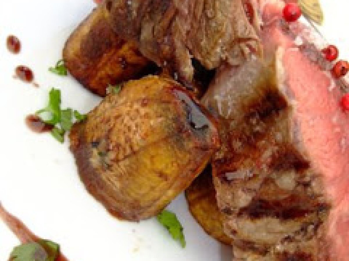 Bife do vazio com banana assada