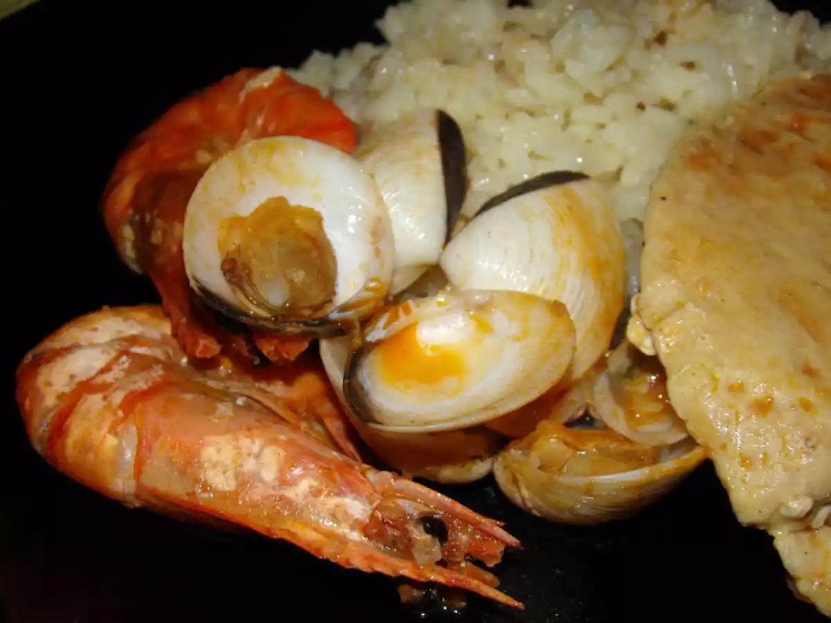 Bifes com Camarões e Amêijoa