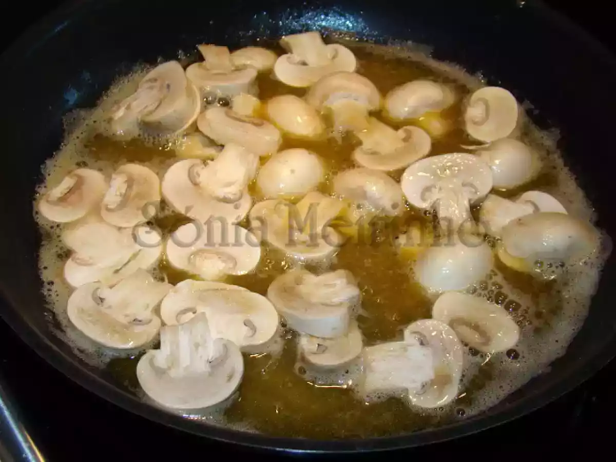 Bifes com Cogumelos e Natas Frescas - foto 3