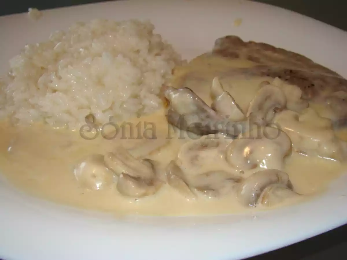Bifes com Cogumelos e Natas Frescas - foto 6