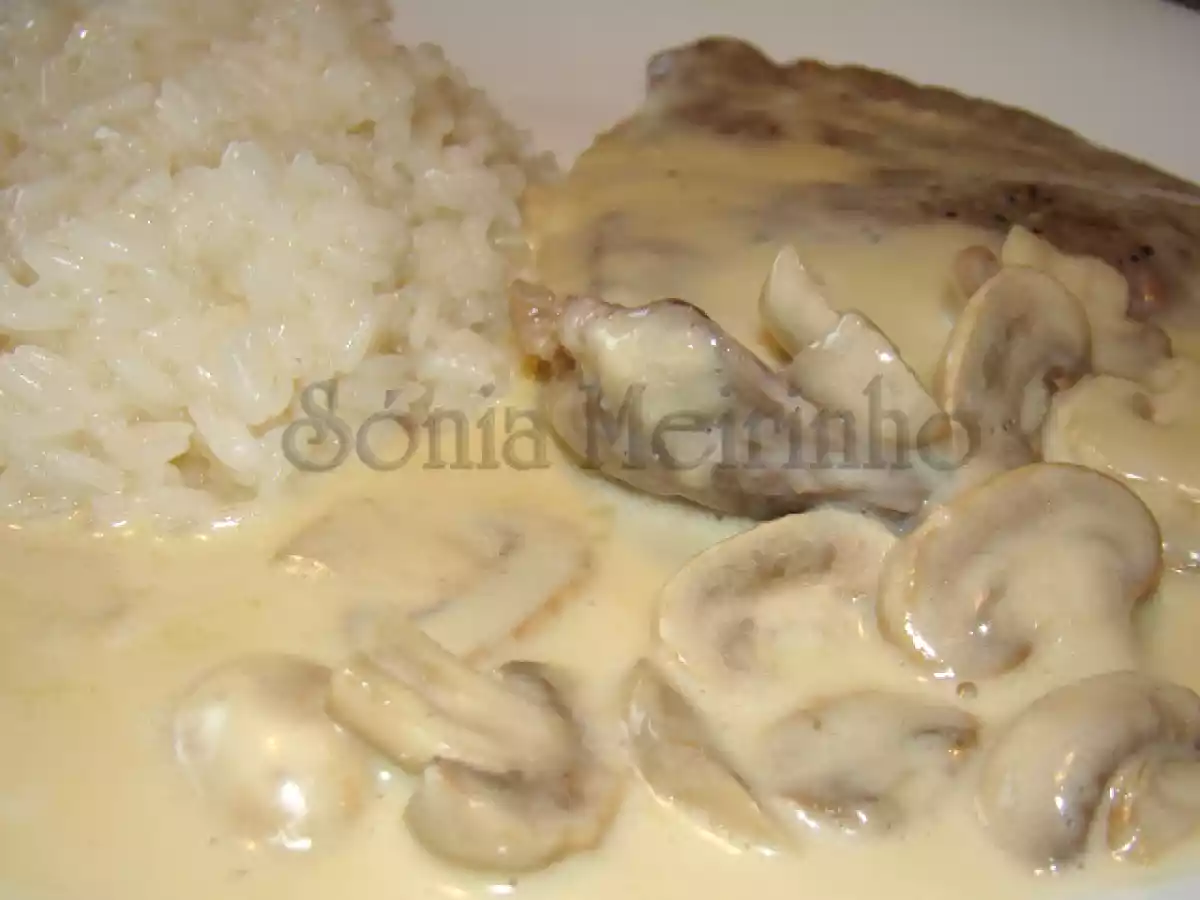 Bifes com Cogumelos e Natas Frescas - foto 7
