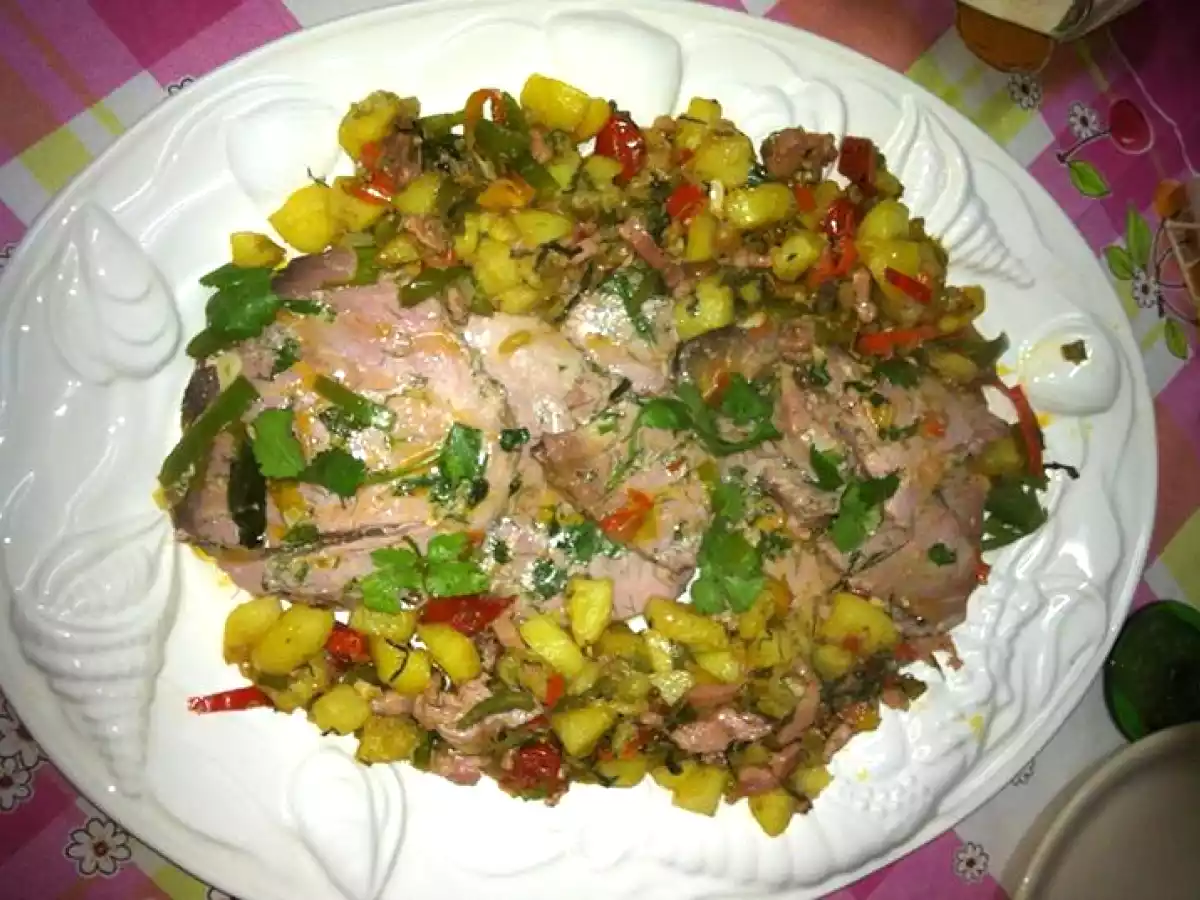 Bifes de Barriga de Atum com Aipo e Ruibarbo