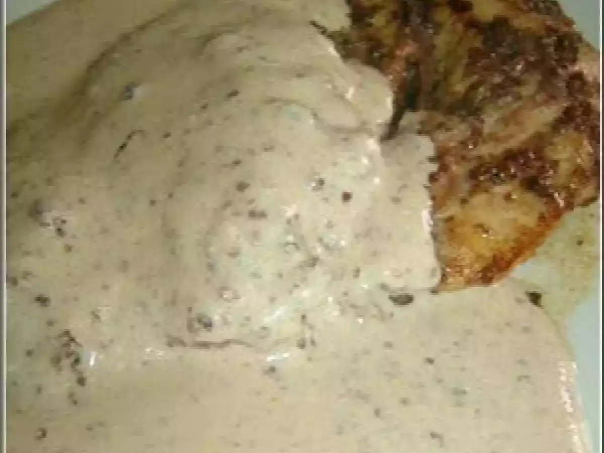 Bifes de frango com mostarda de vinho branco e frutos vermelhos