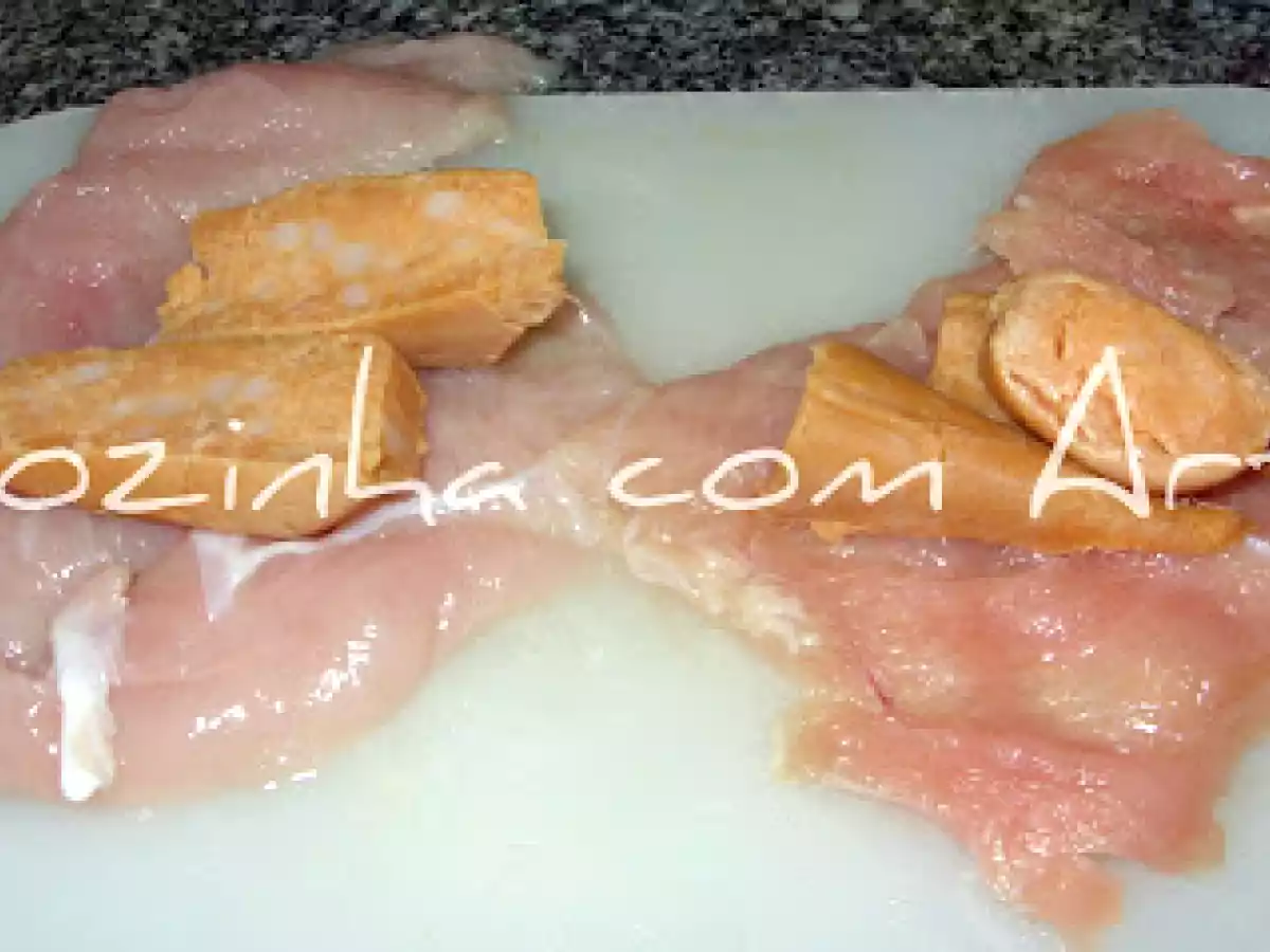 Bifes de frango recheados com farinheira - foto 2