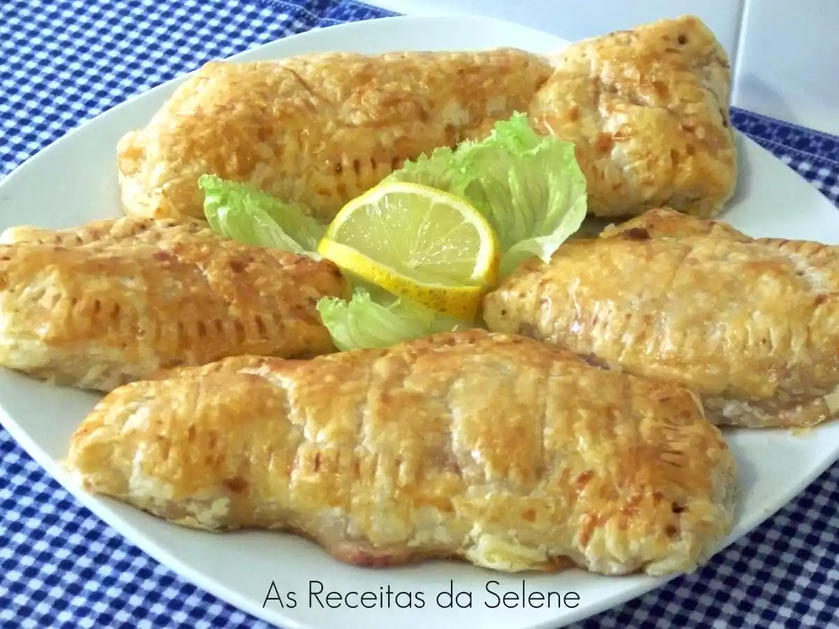 Bifes de Perú em Massa Folhada
