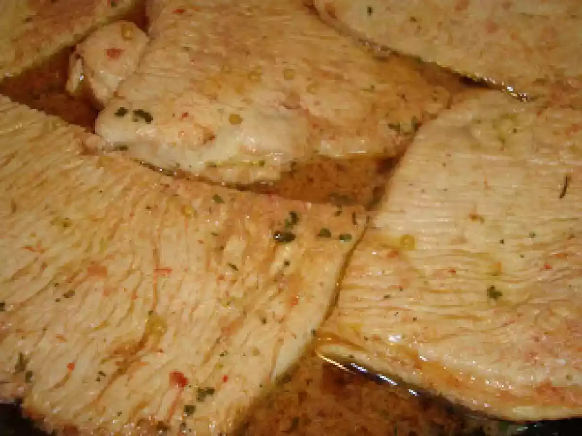 Bifes de peru em molho de marinada com sementes de mostarda - foto 2
