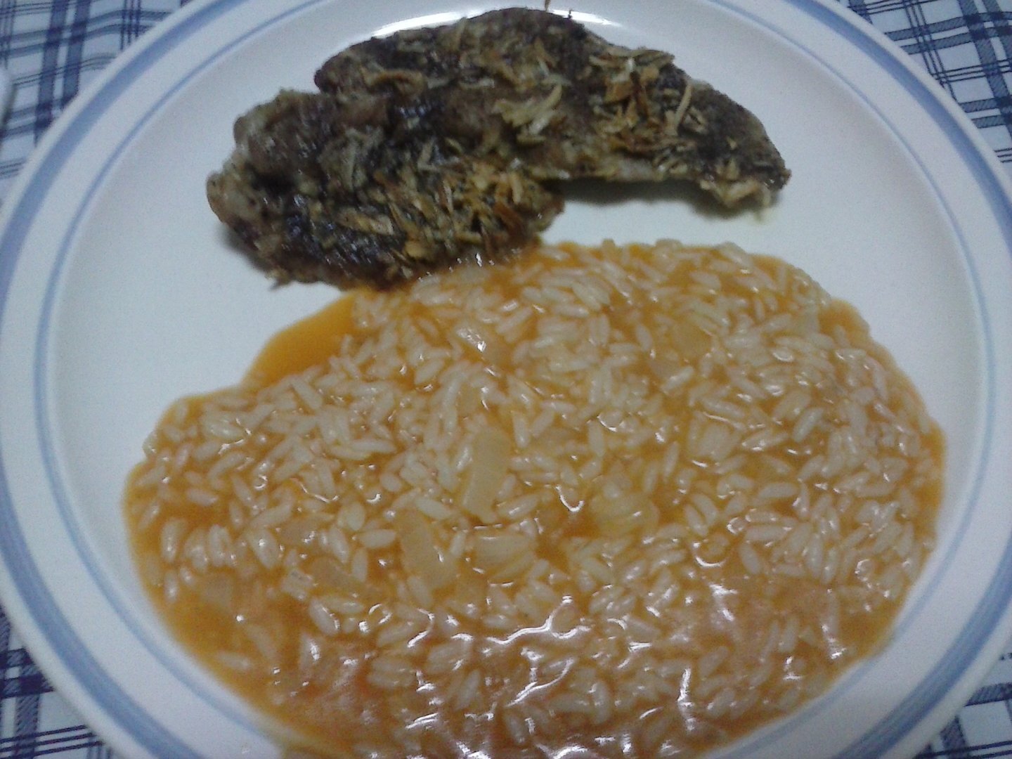 Bifes rápidos com arroz de tomate Receita Petitchef Bifes rápidos com arroz de tomate Receita Petitchef