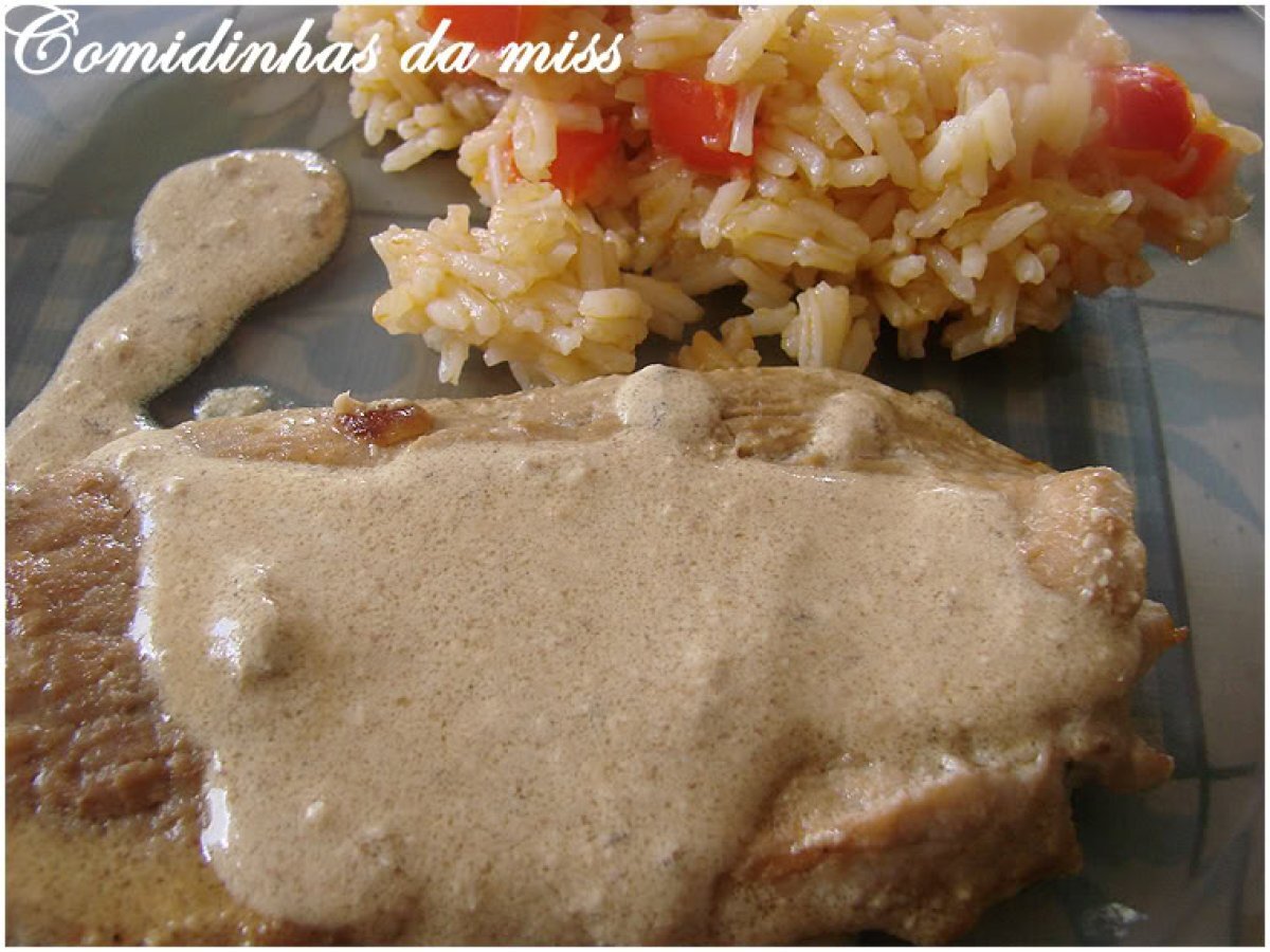 Bifinhos de cogumelos com arroz de pimentos