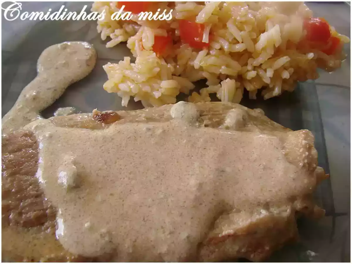 Bifinhos de cogumelos com arroz de pimentos