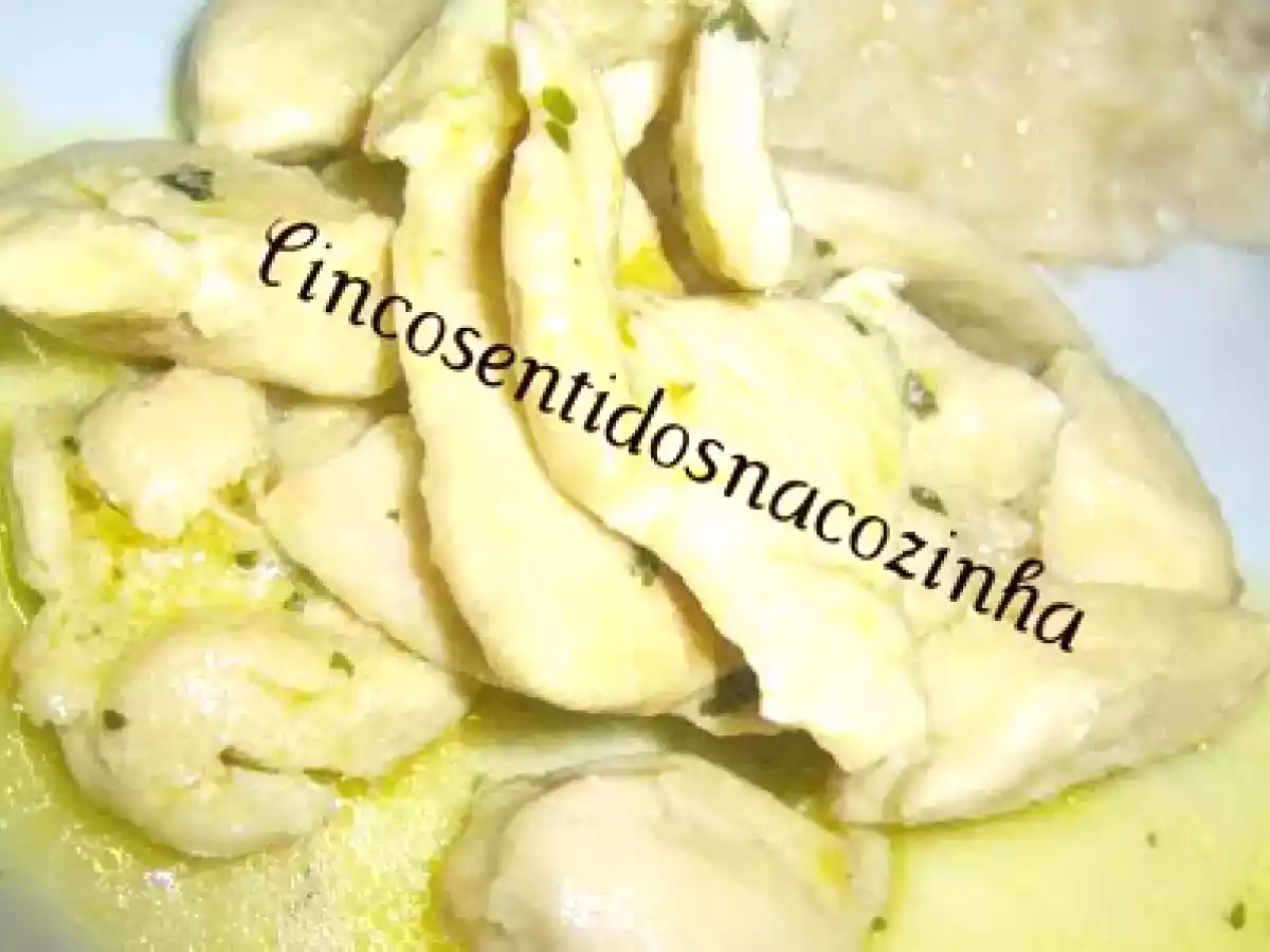 Bifinhos de frango com molho de leite e mostarda