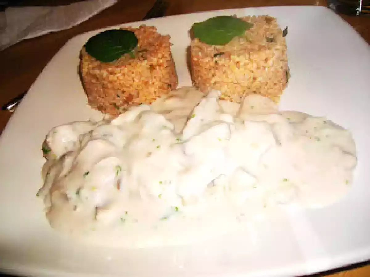 Bifinhos de Peru com Cogumelos e Natas (falsas) + Bulgur de Tomate e Menta - foto 2