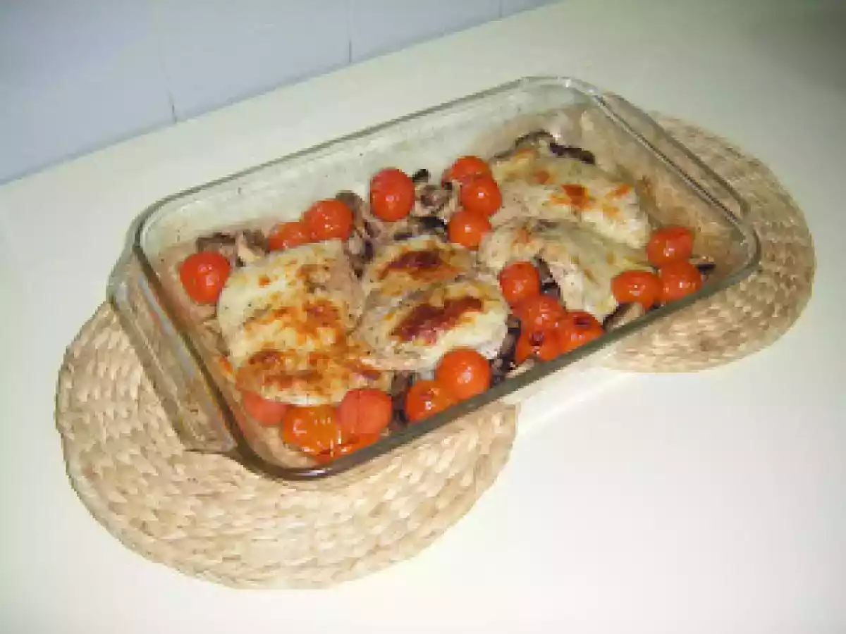 Bifinhos de peru com mozzarela e molho de mostarda l'ancienne