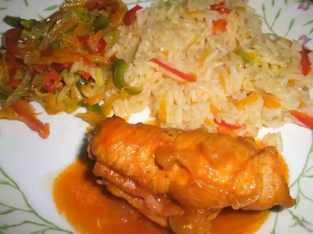 Bifinhos porco enrrolados com fiambre acompanhado com arroz de pimentos