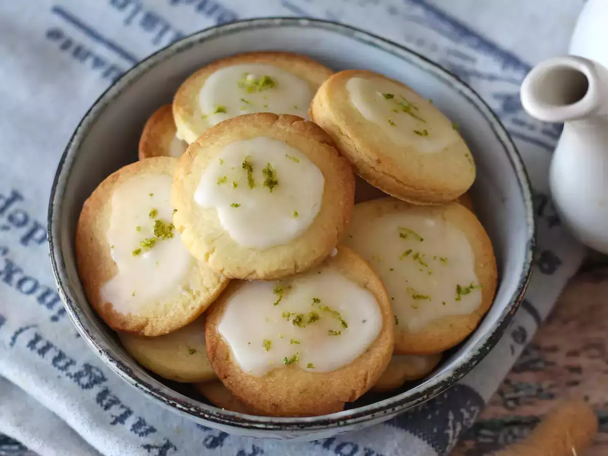 Biscoito amanteigado de limão verde com glacê - foto 4