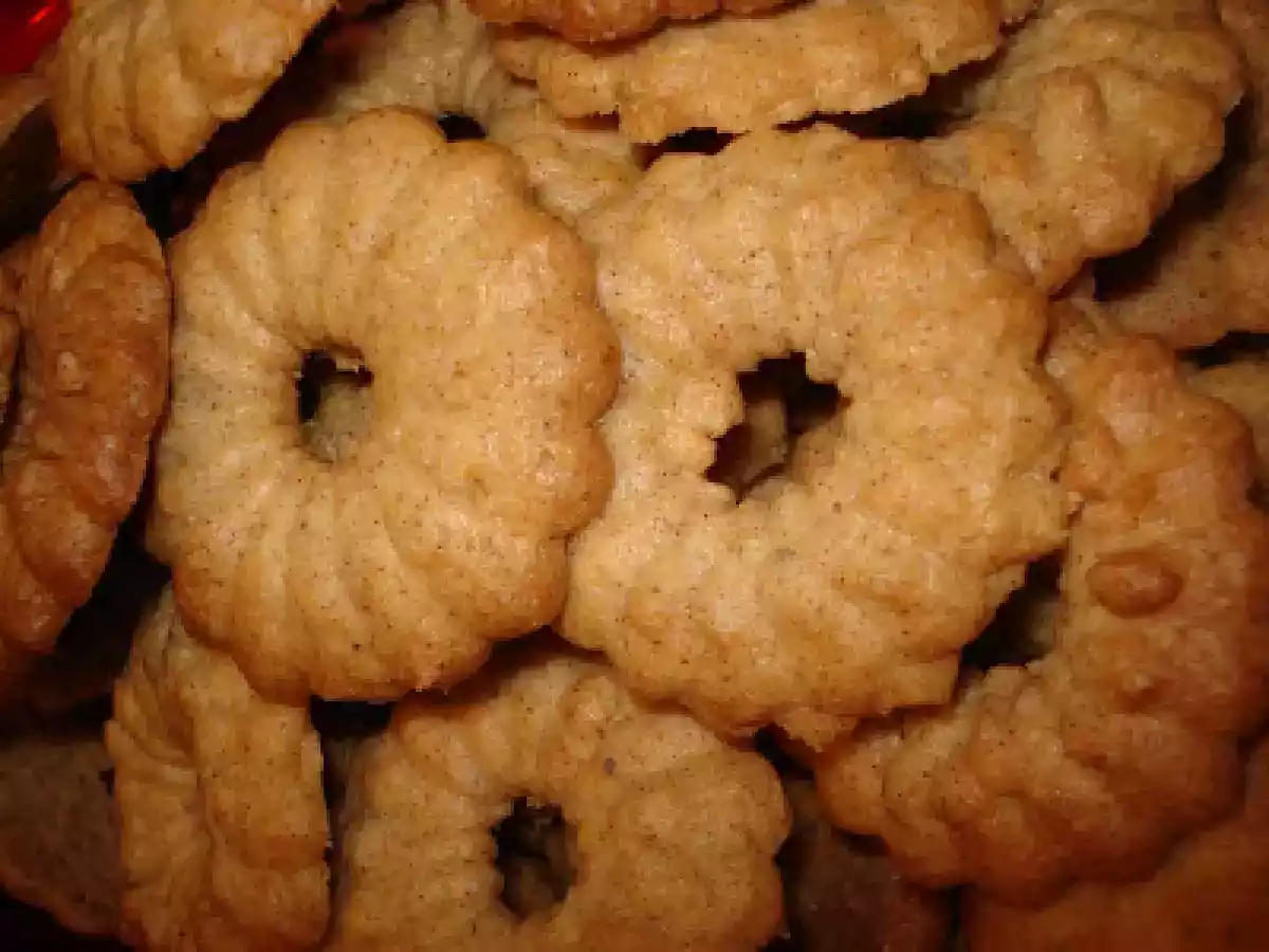 BISCOITOS DE CANELA...