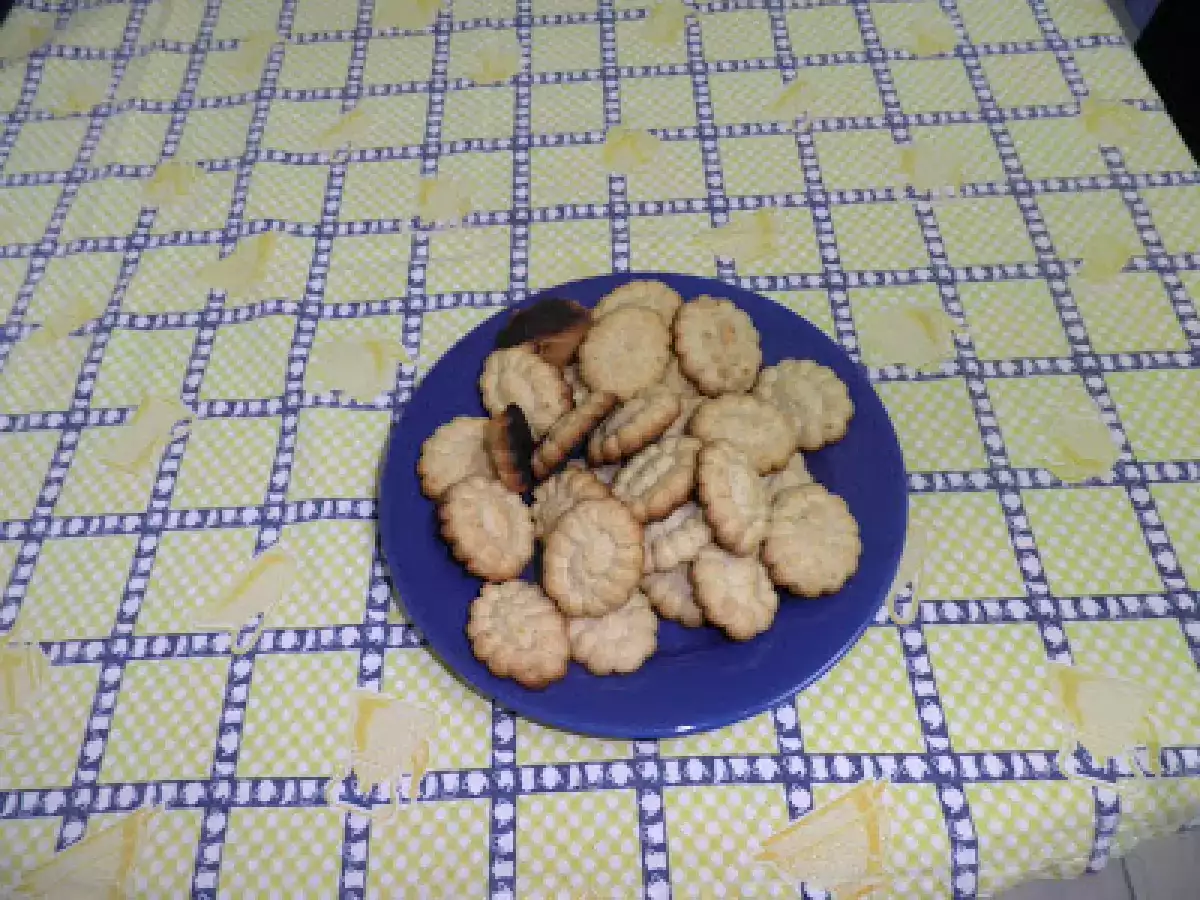 BISCOITOS DE LIMÃO E CARDAMOMO
